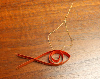 Construction Paper Fish gold step 11 make loop