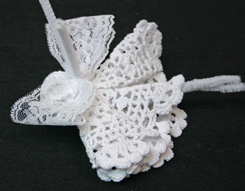 Easy Angel Crafts Doily Angel twist wire around lace