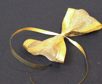 Easy Angel Crafts Spiral Wire Angel step 13 form ribbon bow for wings