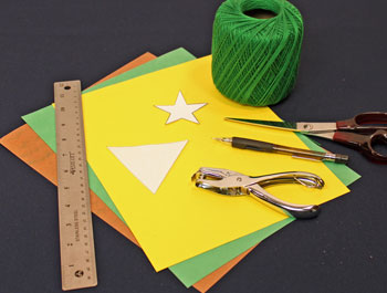 Easy Christmas Crafts Construction Paper Triangles Christmas Tree materials and tools
