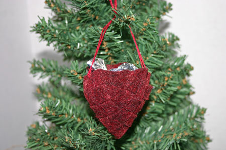 Easy Christmas Crafts Felt Basket dark red version