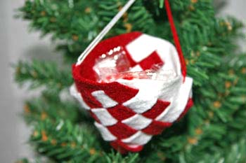 Easy Christmas Crafts Felt Basket finished ornament hanging on tree
