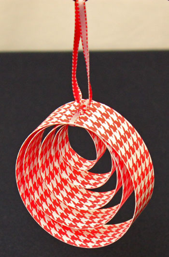 Easy Christmas Crafts Paper Circles Ornament red finished hanging ornament