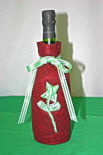 Easy Felt Crafts Wine Gift Bag wrap ribbon tie bow and trim ends
