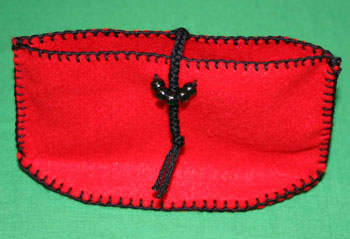 Easy felt crafts cosmetic pouch finished empty