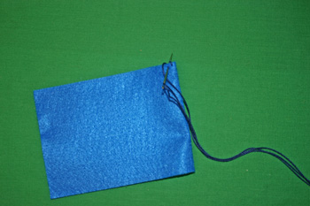 Easy felt crafts keepsake gift bag begin blanket stitch