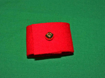 Easy felt crafts napkin ring red with bell buttoned