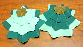 Folded Paper Circles Christmas Tree step mix and match another set of two