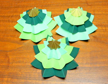 Folded Paper Circles Christmas Tree mix and match layers three versions