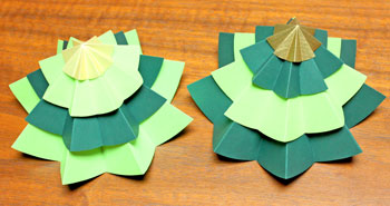 Folded Paper Circles Christmas Tree mix and match two versions