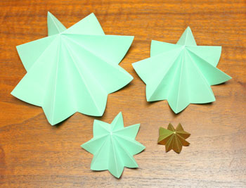 Folded Paper Circles Christmas Tree step 10 fold other circles