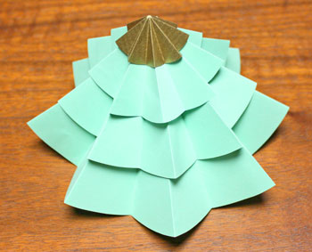 Folded Paper Circles Christmas Tree step 11 stack to form tree shape