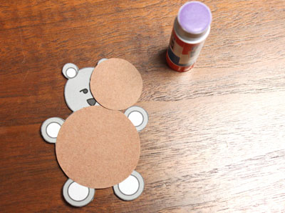 Paper Circles Teddy Bear step 6 glue head circle