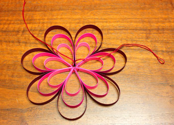 Paper Strips Flower step 8 pull and tie yarn