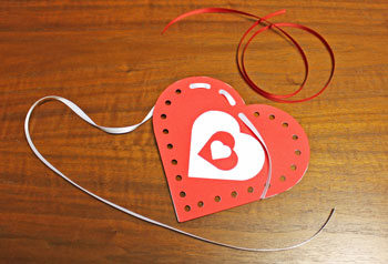 Valentine Heart Pocket step 6 begin weaving first ribbon