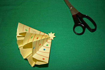 Easy Christmas crafts - folded paper Christmas tree open star shape