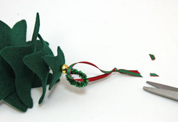 Felt and Chenille Wire Christmas Tree step 8 add ribbon loop