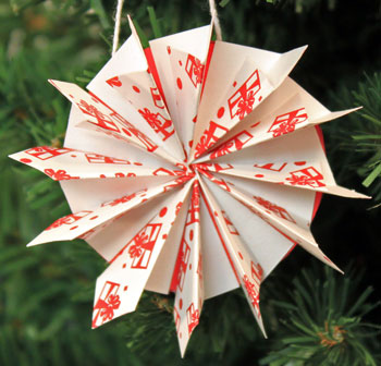 Easy Christmas Crafts Paper Pinwheel Wreath Ornament white and red