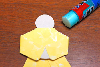 Paper Shapes Angel step 10 glue front of torso