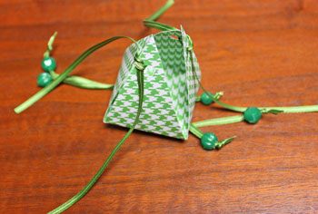 Pyramid Box Ornament step 13 tie opposite points together