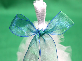 Tulle and Chenille Christmas Tree step 13 tie bow